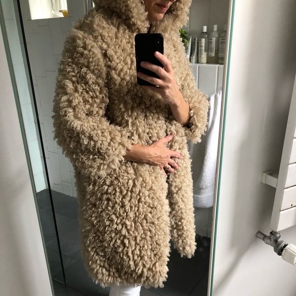 H’s Cabinet natural color boucle knit coat w/ hood, bracelet length sleeves - Picture 3 of 4